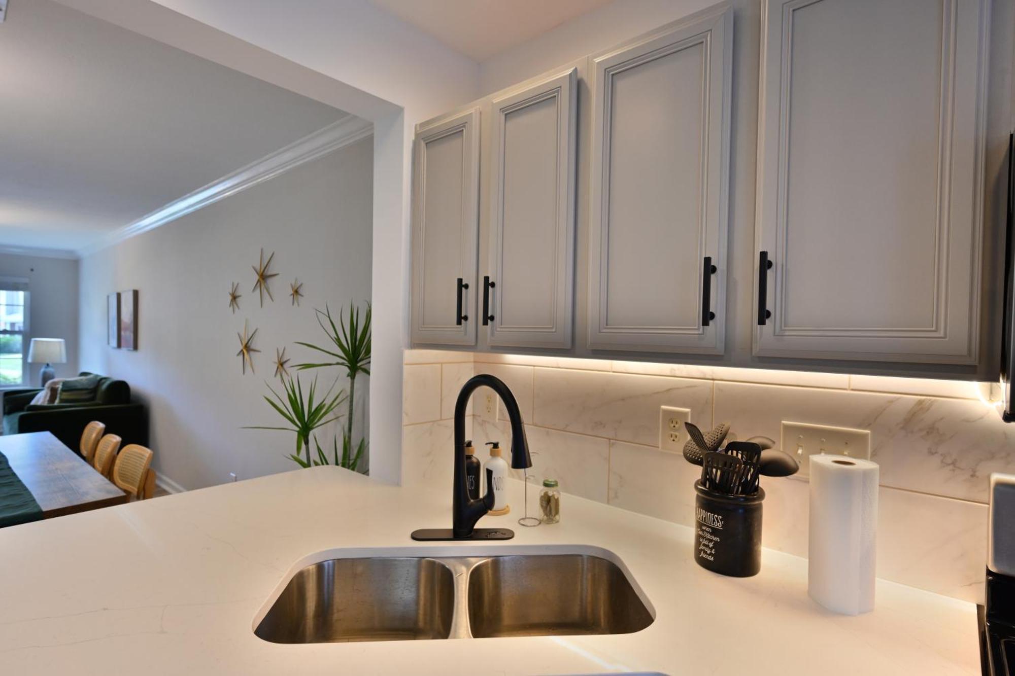 Appartamento Amazing Renovated Townhouse Greensboro Esterno foto